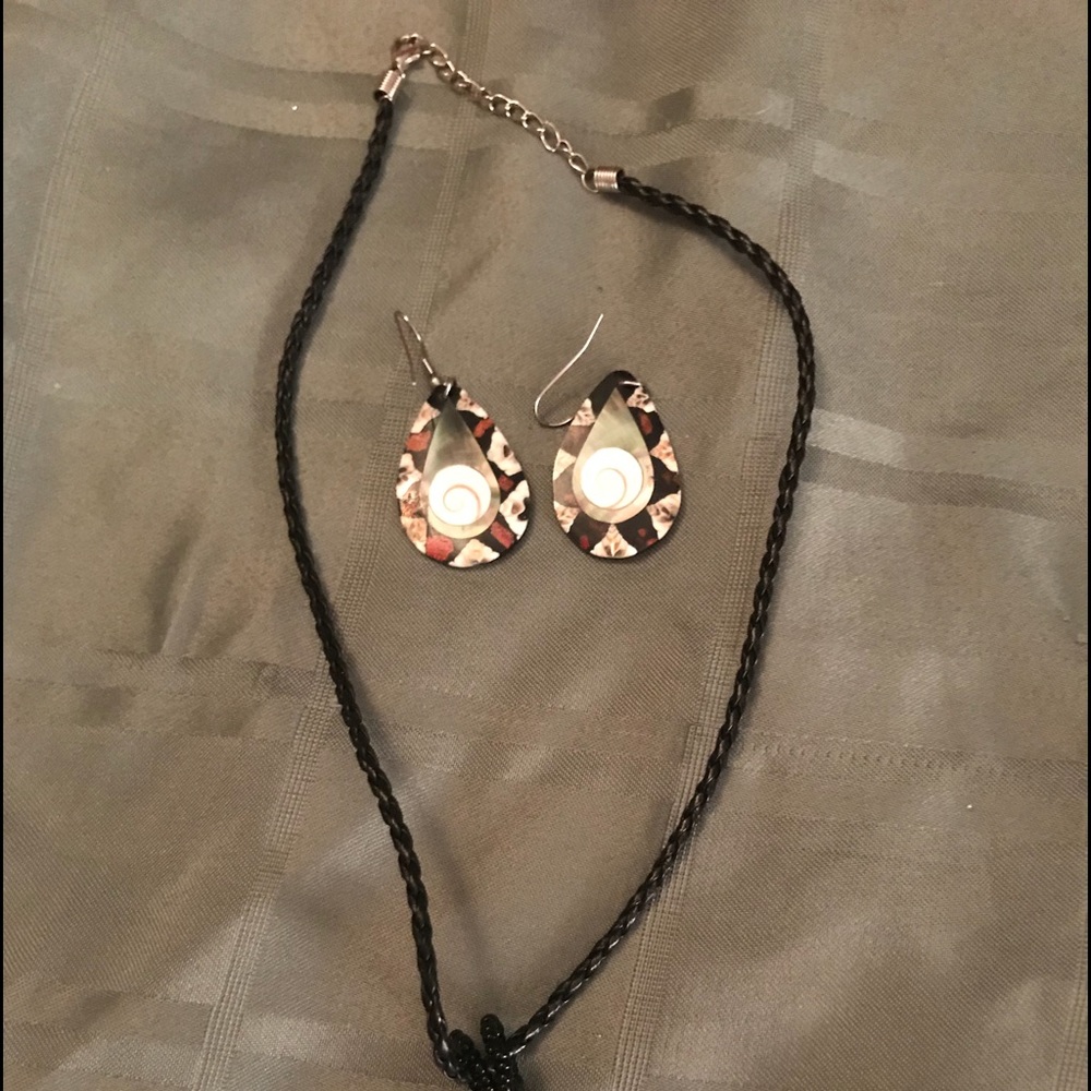 Necklace and earring set